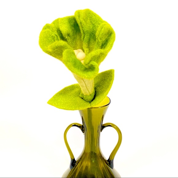 VINTAGE Green Blown Glass Double Handle Mid Century Vase - Picture 4 of 17